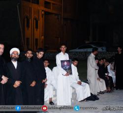 الطلبة ينتظرون قدوم جثمان الشهيد الشيخ ابراهيم الزبيدي